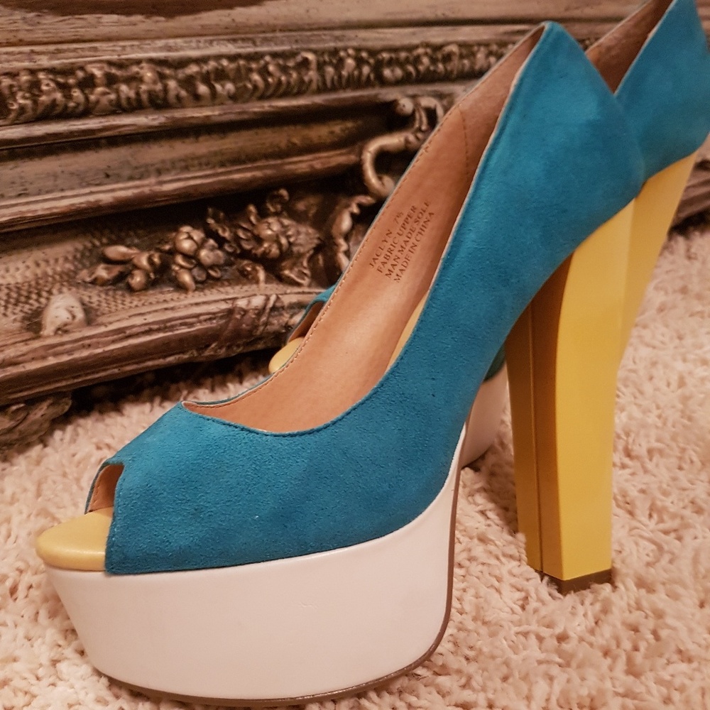 High Heel Shoes Size 7 1/2