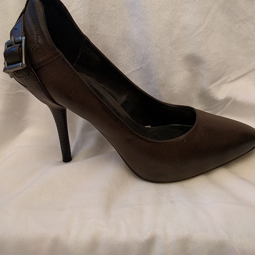 Simply Vera Wang 4" brown pumps