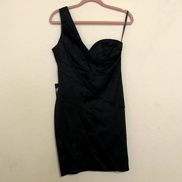 Dress - Picture 2 of 4