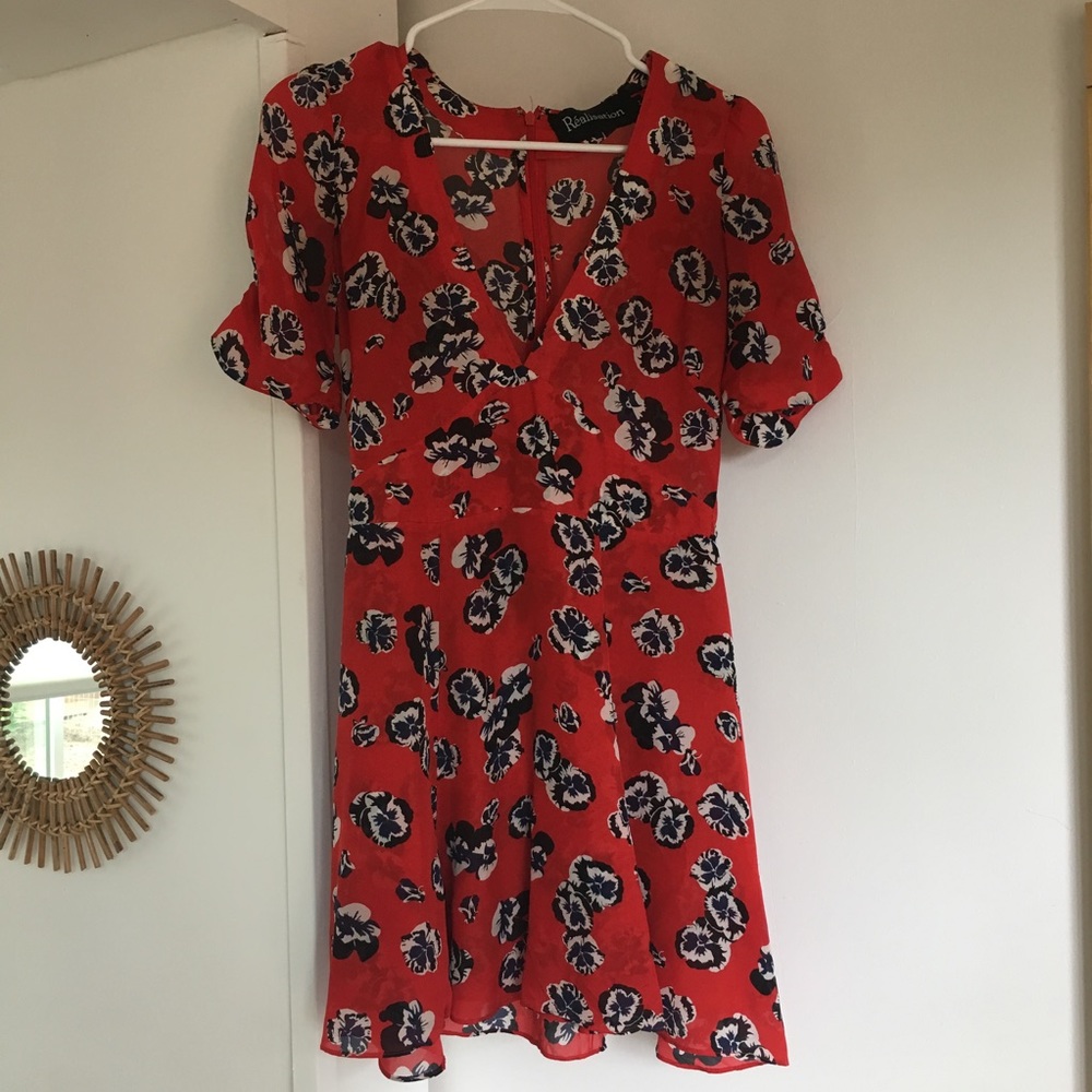 Red pansy flowered silk mini dress by Réalisation