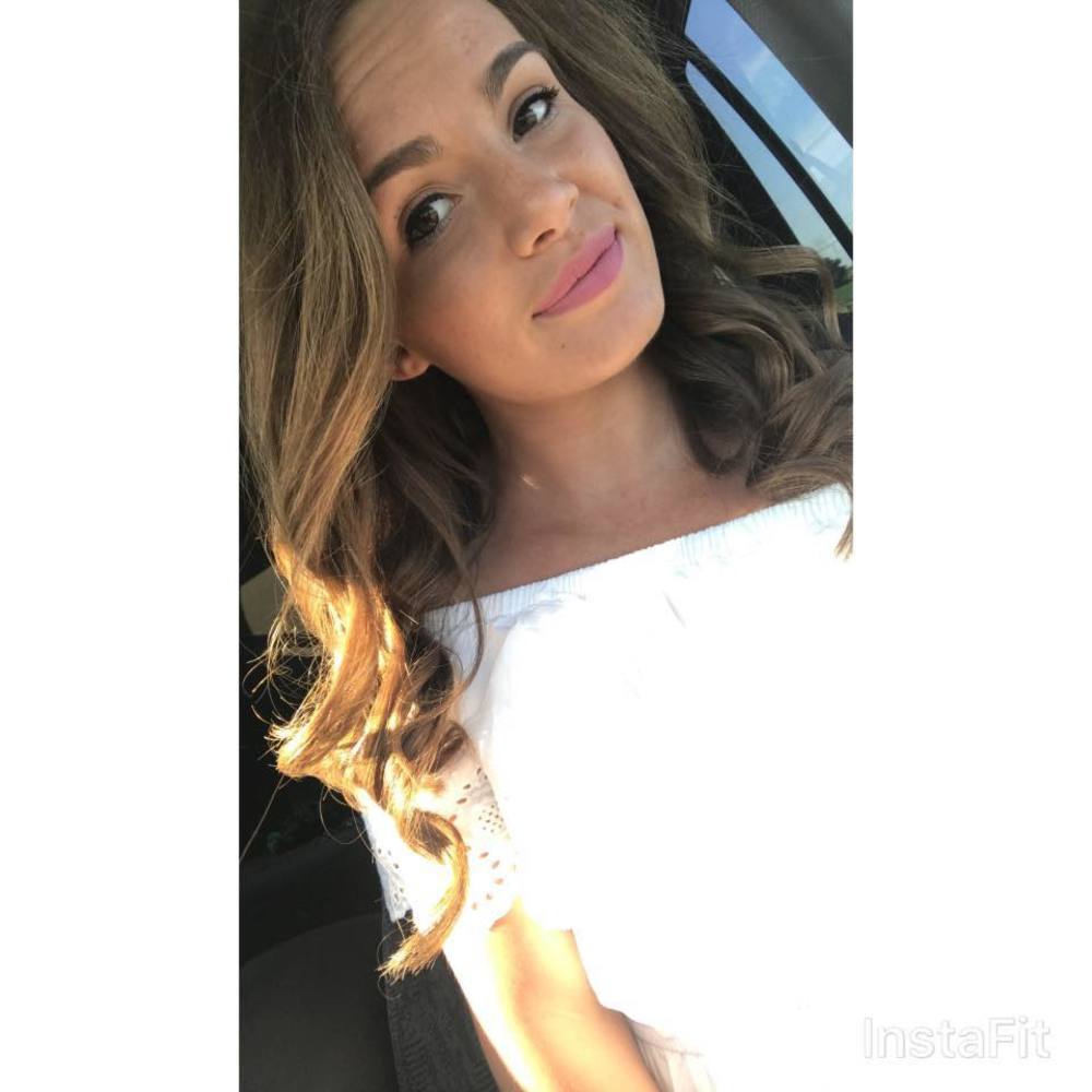 Meet your Posher, Courtney