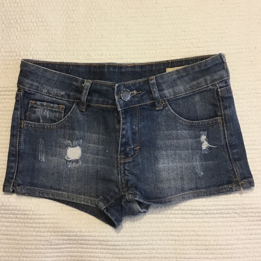 Shorts ripped jeans girls