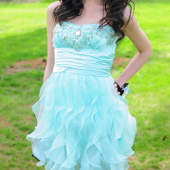 Windsor Mermaid Prom Dress - Picture 2 of 4
