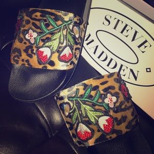 Steve Madden flip flops/Sandals