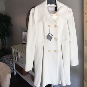 🎊HP🎊 NWT Vaute Couture Belden Coat- 1st Edition!