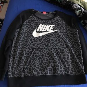 Nike XL Crew Leopard Sweatshirt