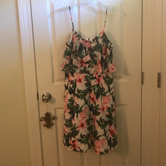 🎉HOST PICK🎉 NWT Vince Camuto Jungle Lily dress - Picture 4 of 5