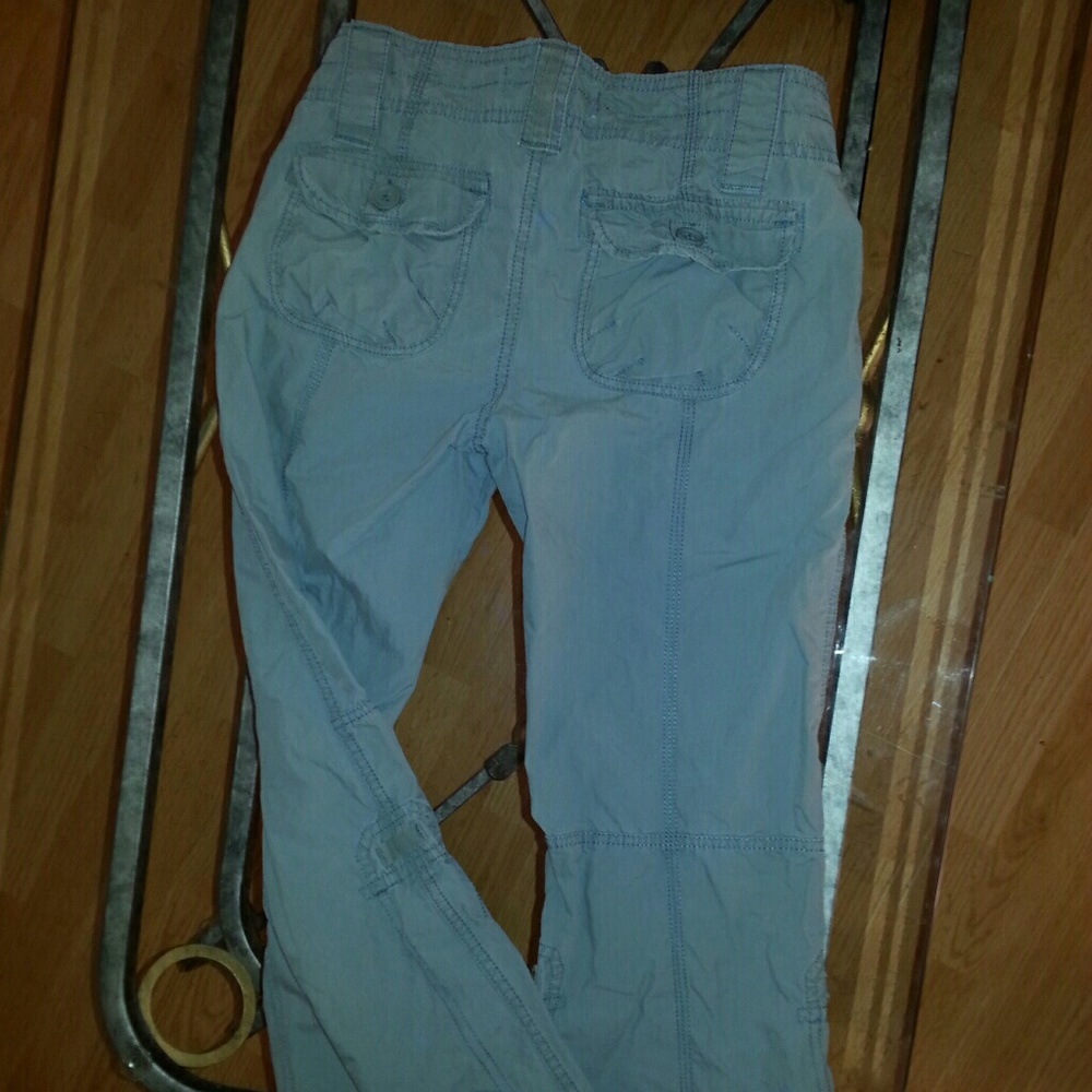 Like new girl's green lightweight cargo pants