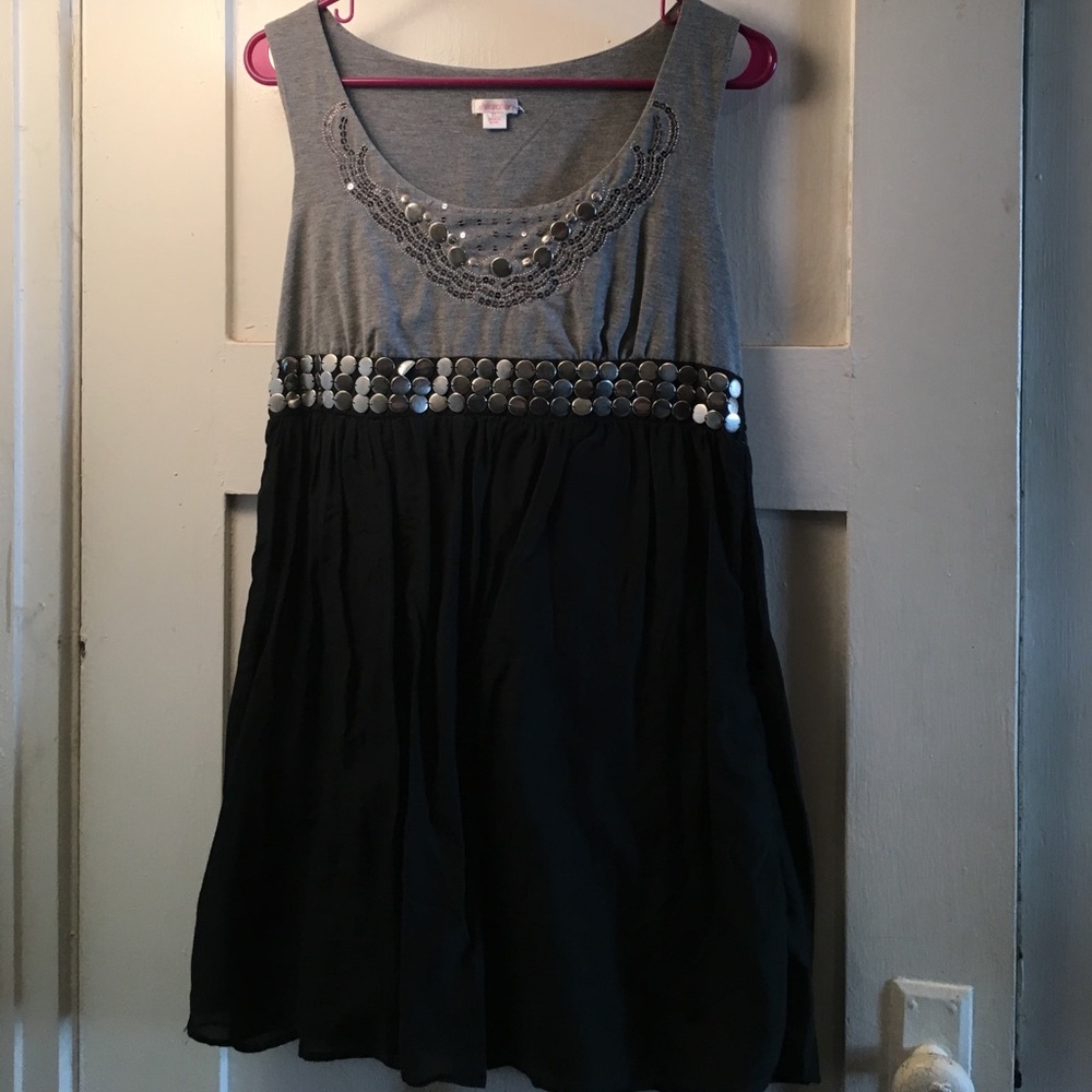 Adorable, shimmery dress!