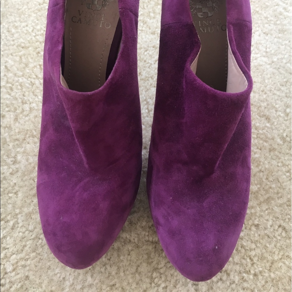 Vince Camuto booties size 8.5