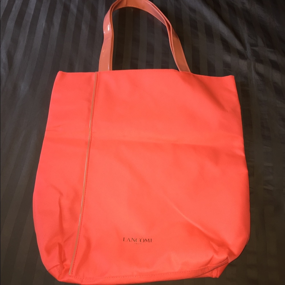 ✨Price drop 9/21!✨Hot Pink Lancôme bag. Never used