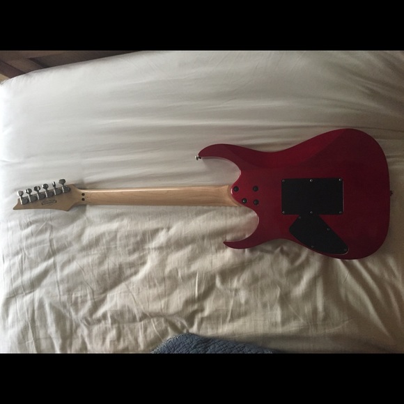 Ibanez RG 320 DXQM Trans Red Quilt Maple - Picture 2 of 7