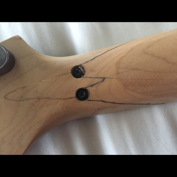 Ibanez RG 320 DXQM Trans Red Quilt Maple - Picture 3 of 7