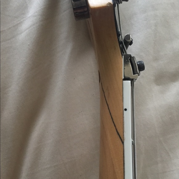 Ibanez RG 320 DXQM Trans Red Quilt Maple - Picture 4 of 7