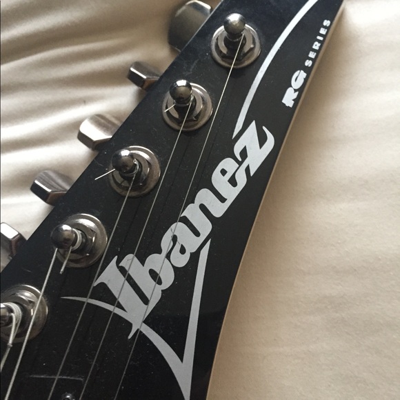 Ibanez RG 320 DXQM Trans Red Quilt Maple - Picture 6 of 7