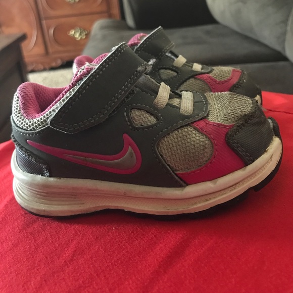 Nikes - Picture 2 of 2