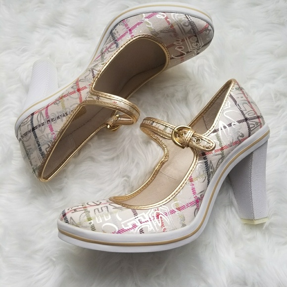 Coach Shoes - Coach Casandra Pumps