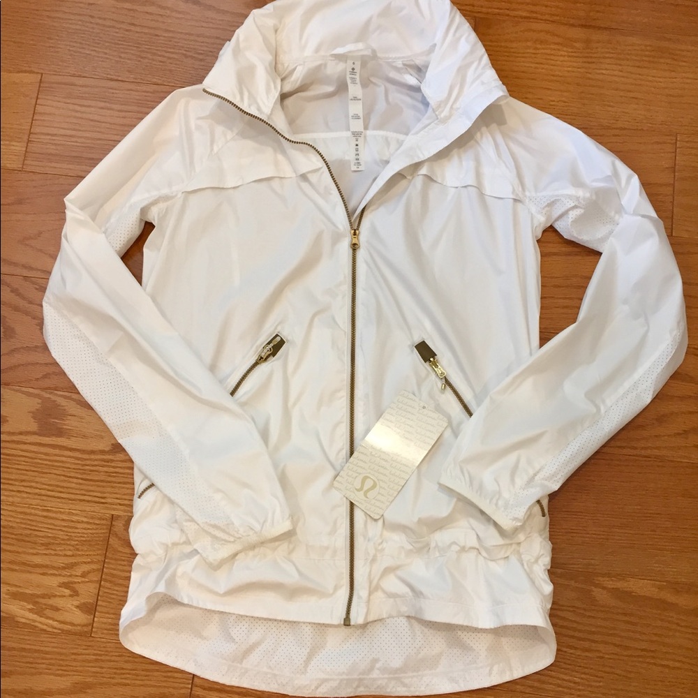 Lululemon NWT White Miss Misty Jacket Size 6