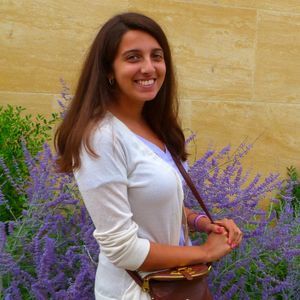 Meet your Posher, Cassandra