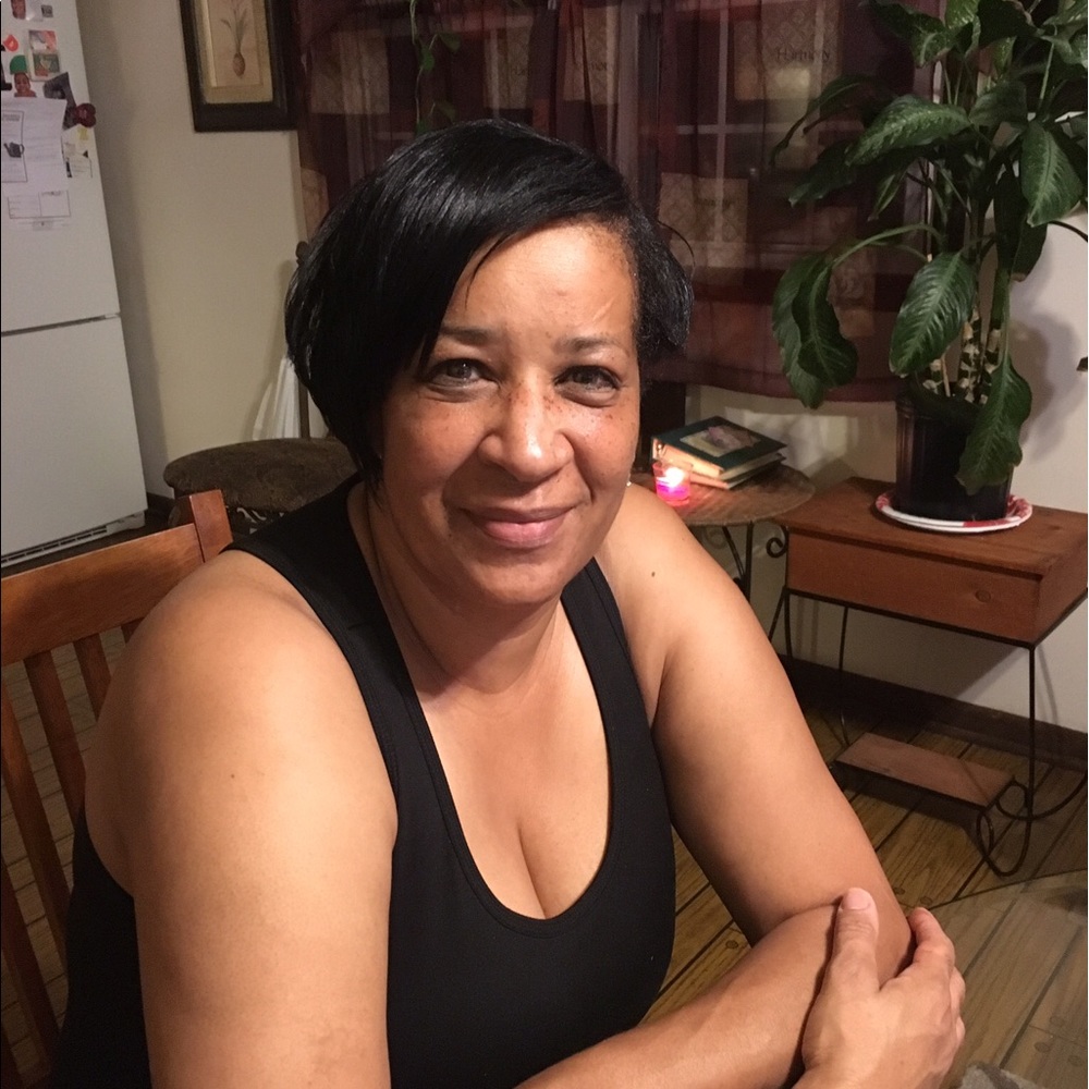 Meet your Posher, Juanita