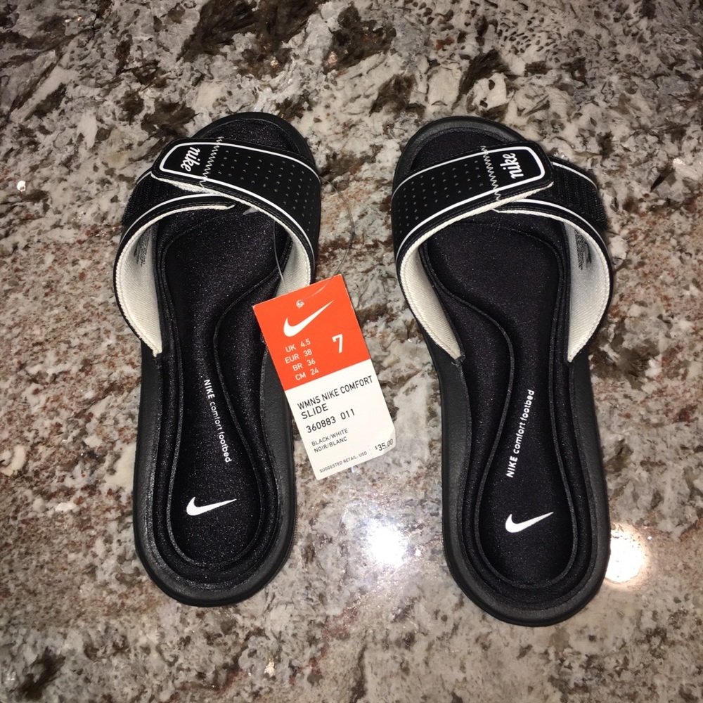 BRAND NEW Nike Woman's Comfort Slides