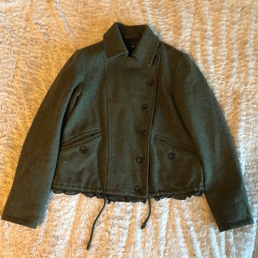 Gap wool cropped olive coat.  Perfect condition.