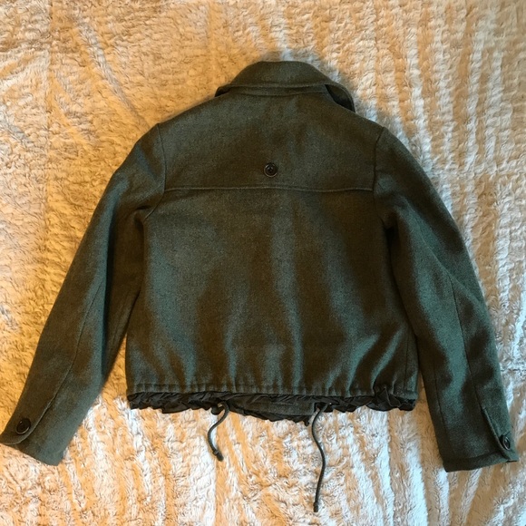 Gap wool cropped olive coat.  Perfect condition. - Picture 3 of 5