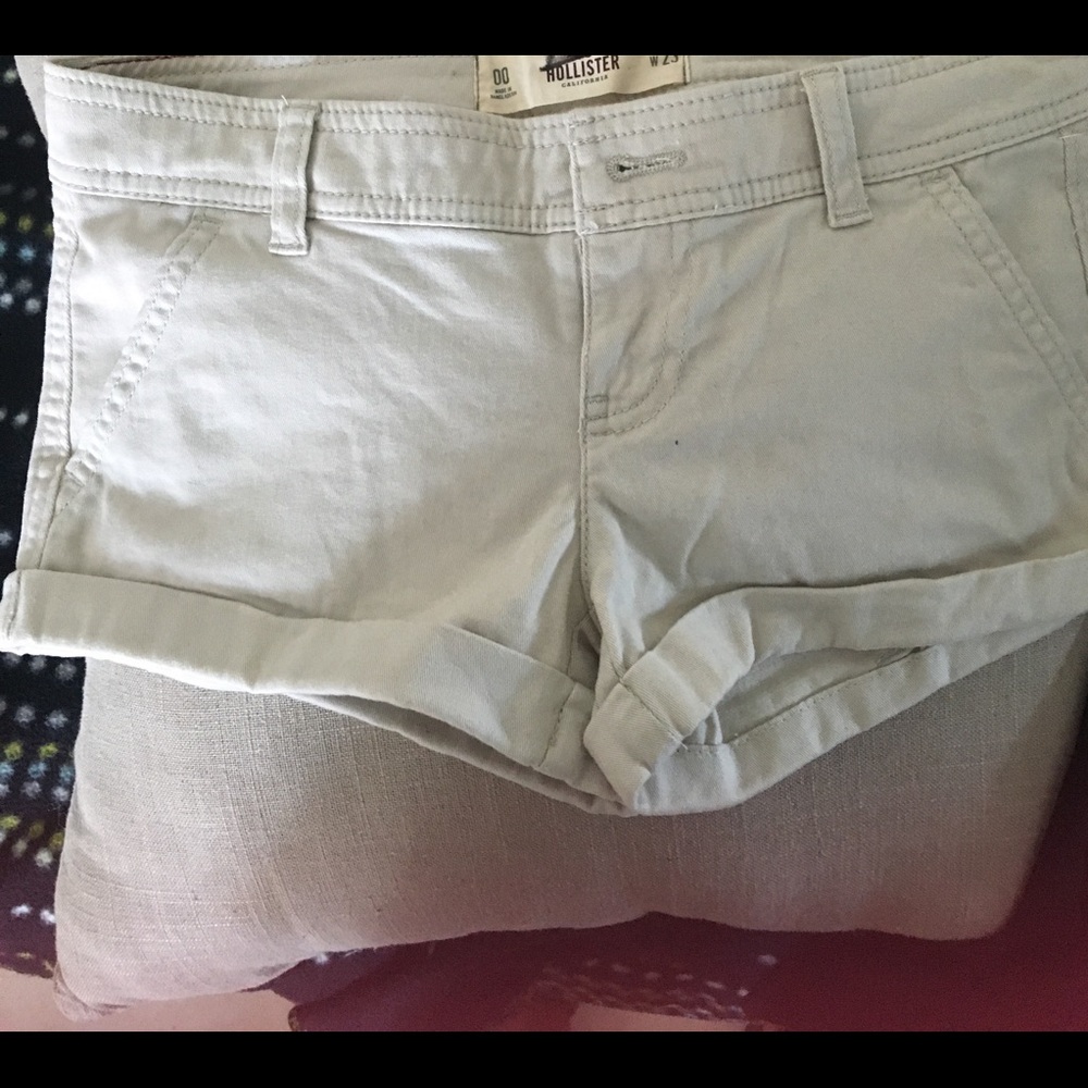 Hollister shorts !