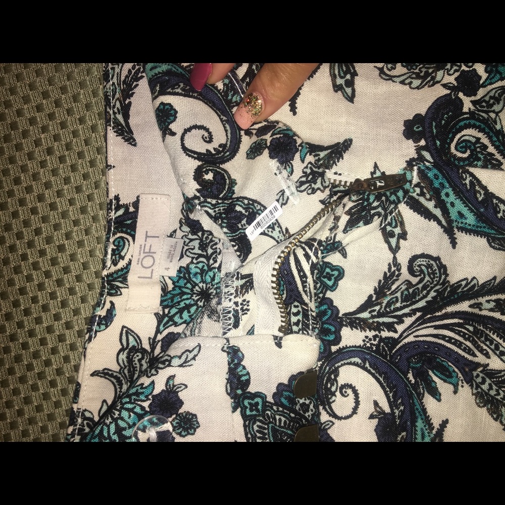Ann Taylor print shorts. Blue with beige