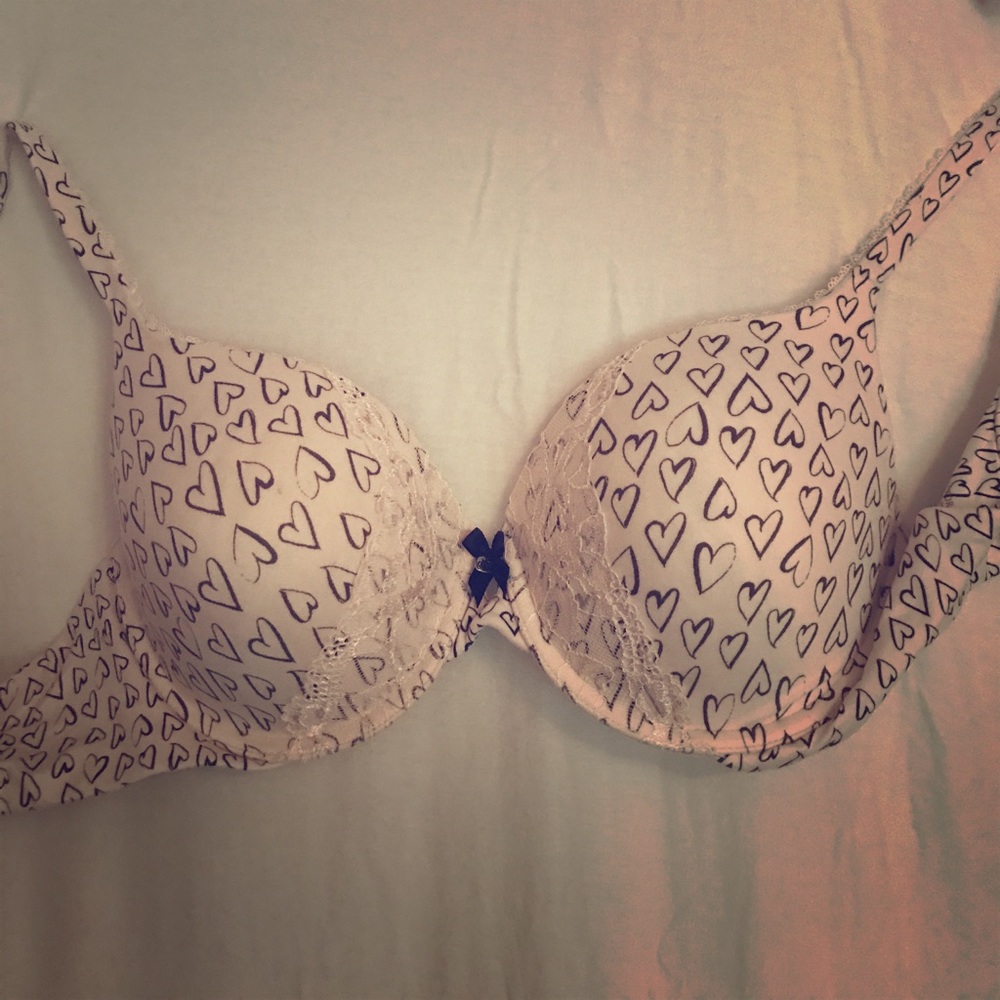 Cute VS bra. Never worn