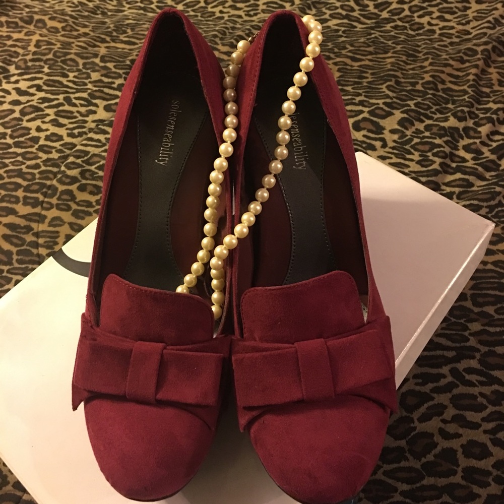 Comfy Red dress shoes that are @ 3.5 inch heel