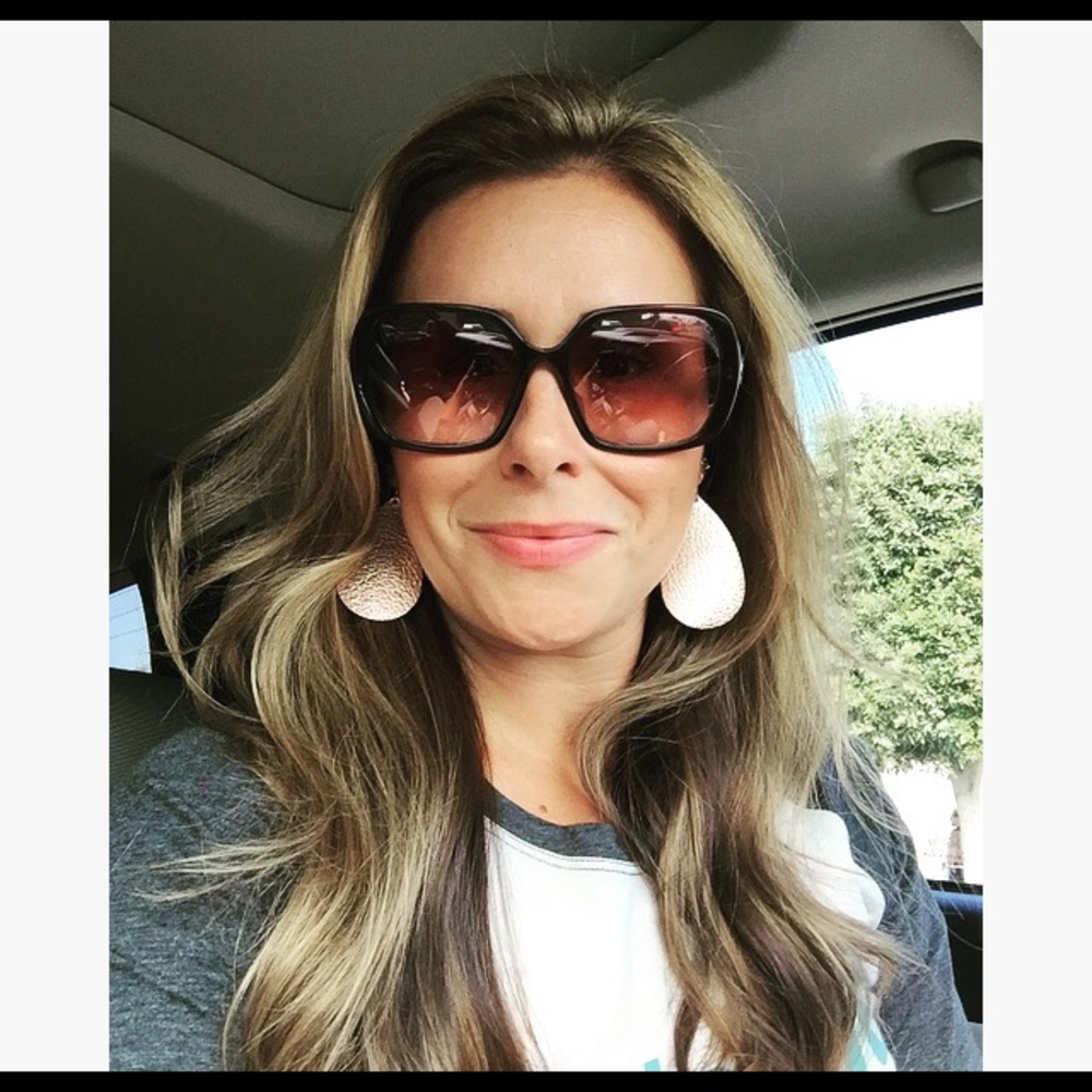 Meet your Posher, Elissa