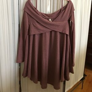 Beautiful boutique Wishlist off the shoulder top