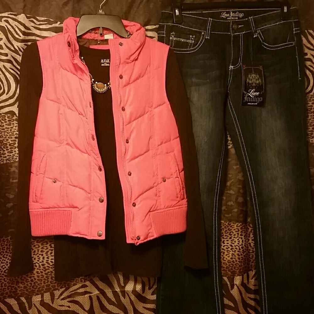 Vest with detachable fur trimmed hood