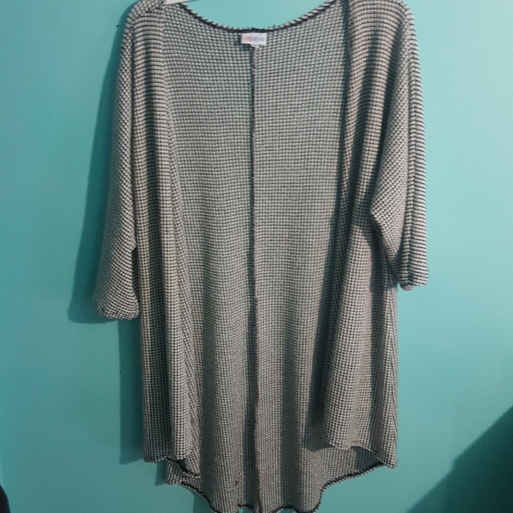 SALE! Black and White Lularoe Lindsay Cardigan