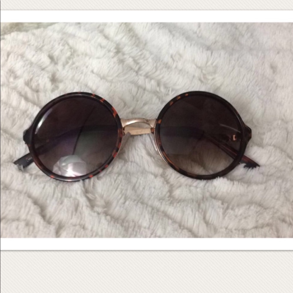 Hipster chic sunglasses 🕶