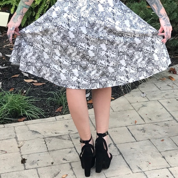 Botanical Print Dress w/ Suspended Bead Neckline - Picture 3 of 4