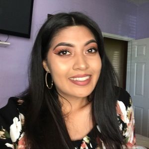 Meet your Posher, Angie