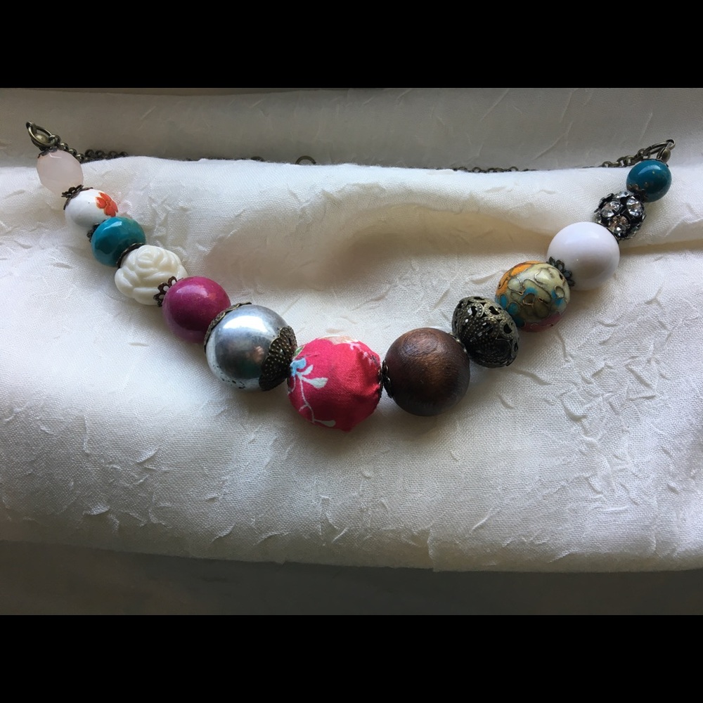 Colorful Necklace - Picture 2 of 3