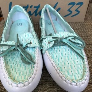 NWOT Women's Latitude 33 Weavy Wonder SZ 8