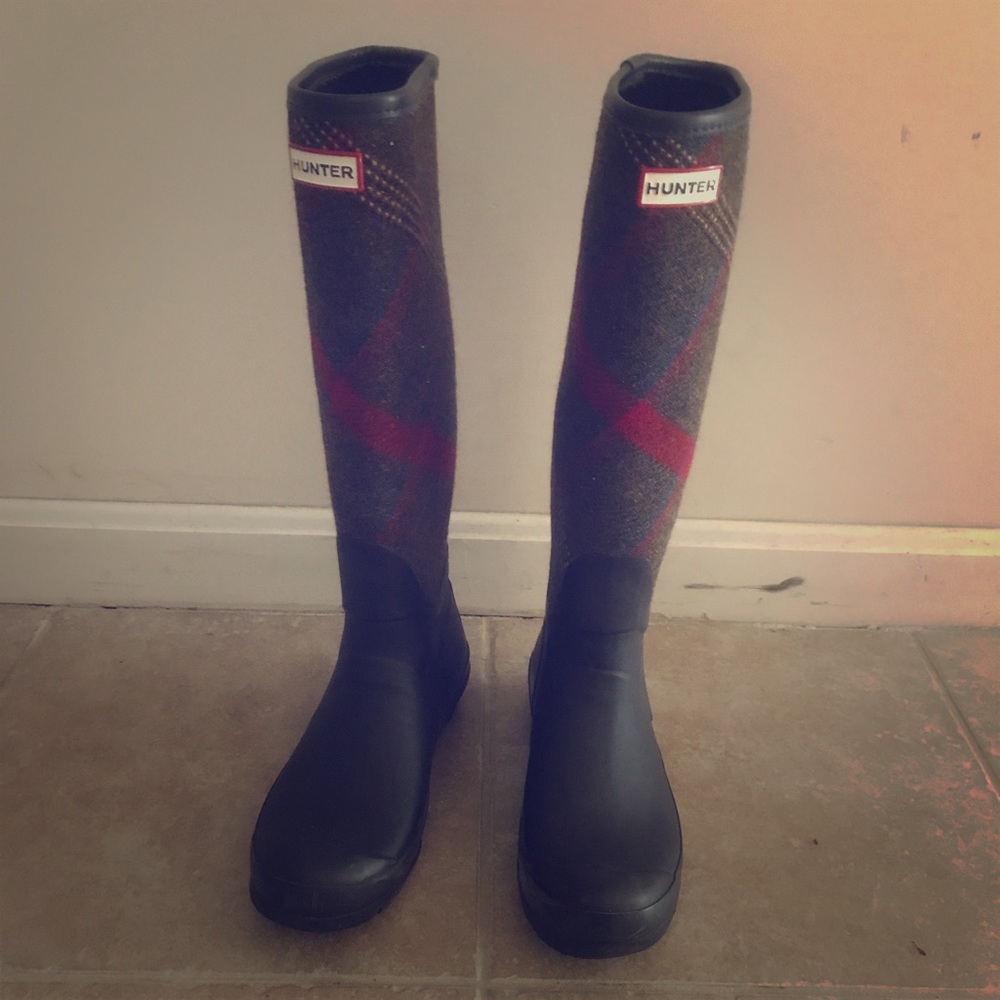 Plaid hunter boots. Size 7