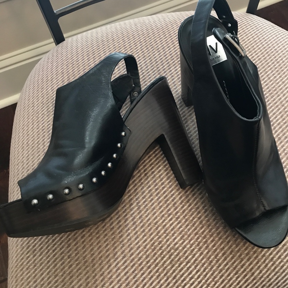 dolce vita leather upper wood base