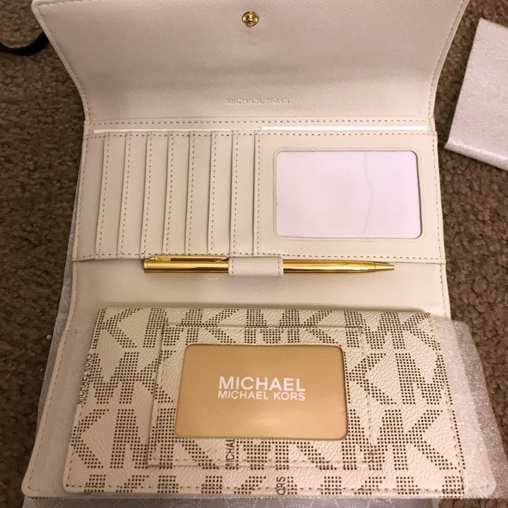 Michael kors wallet - Picture 2 of 3
