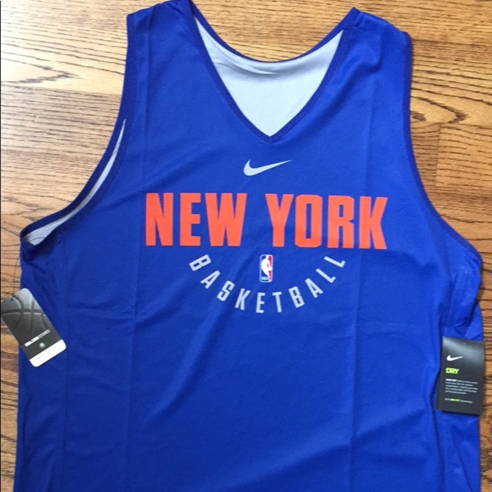 New York knicks basktetball jersey