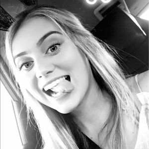 Meet your Posher, Casey