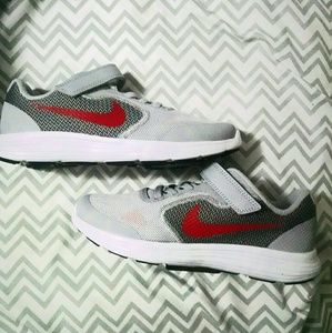 NWT: Nike Revolution 3 Boys Shoes