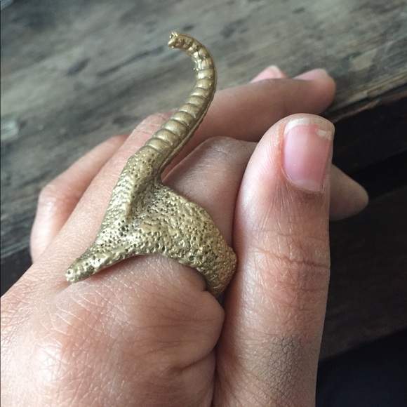 Coolest brass elephant trunk ring!! 🐘 - Picture 2 of 8