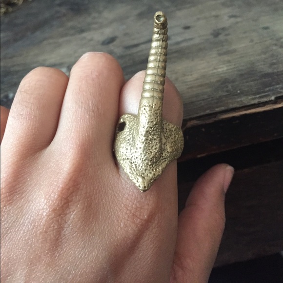 Coolest brass elephant trunk ring!! 🐘 - Picture 3 of 8
