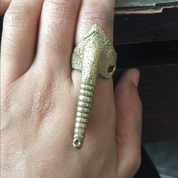 Coolest brass elephant trunk ring!! 🐘 - Picture 4 of 8