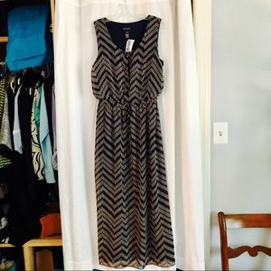 ENFOCUS STUDIO SLEEVELESS MAXI DRESS. SUMMER SALE!